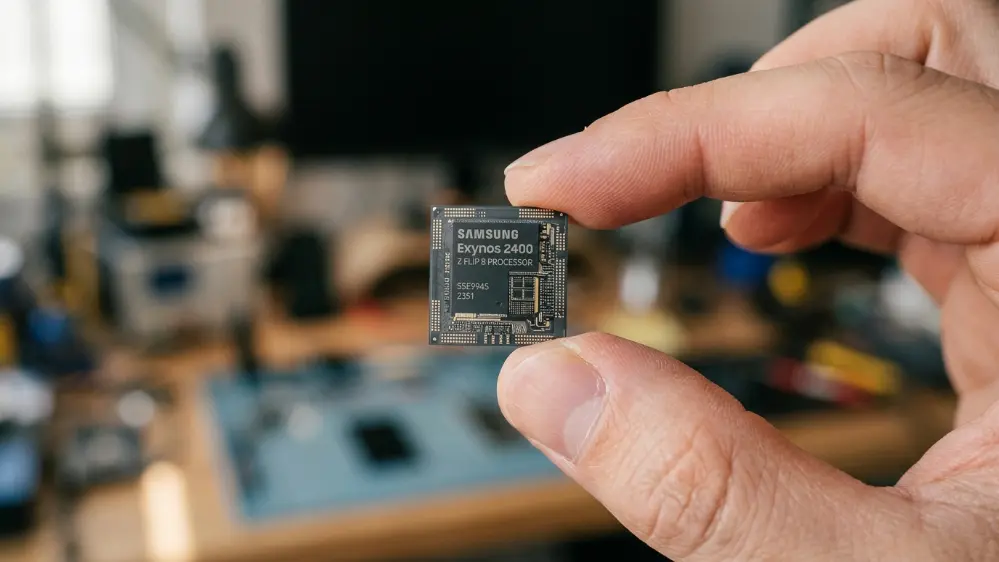 Samsung Galaxy Z Flip 8: Release Date, Rumors, and What to Expect 5 Close-up of a smartphone processor chip representing the rumored Z Flip 8 chipset
